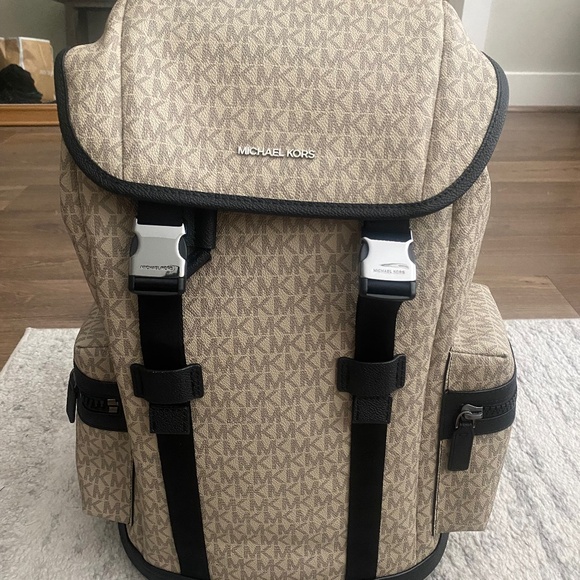 Michael Kors backpack - Picture 1 of 4